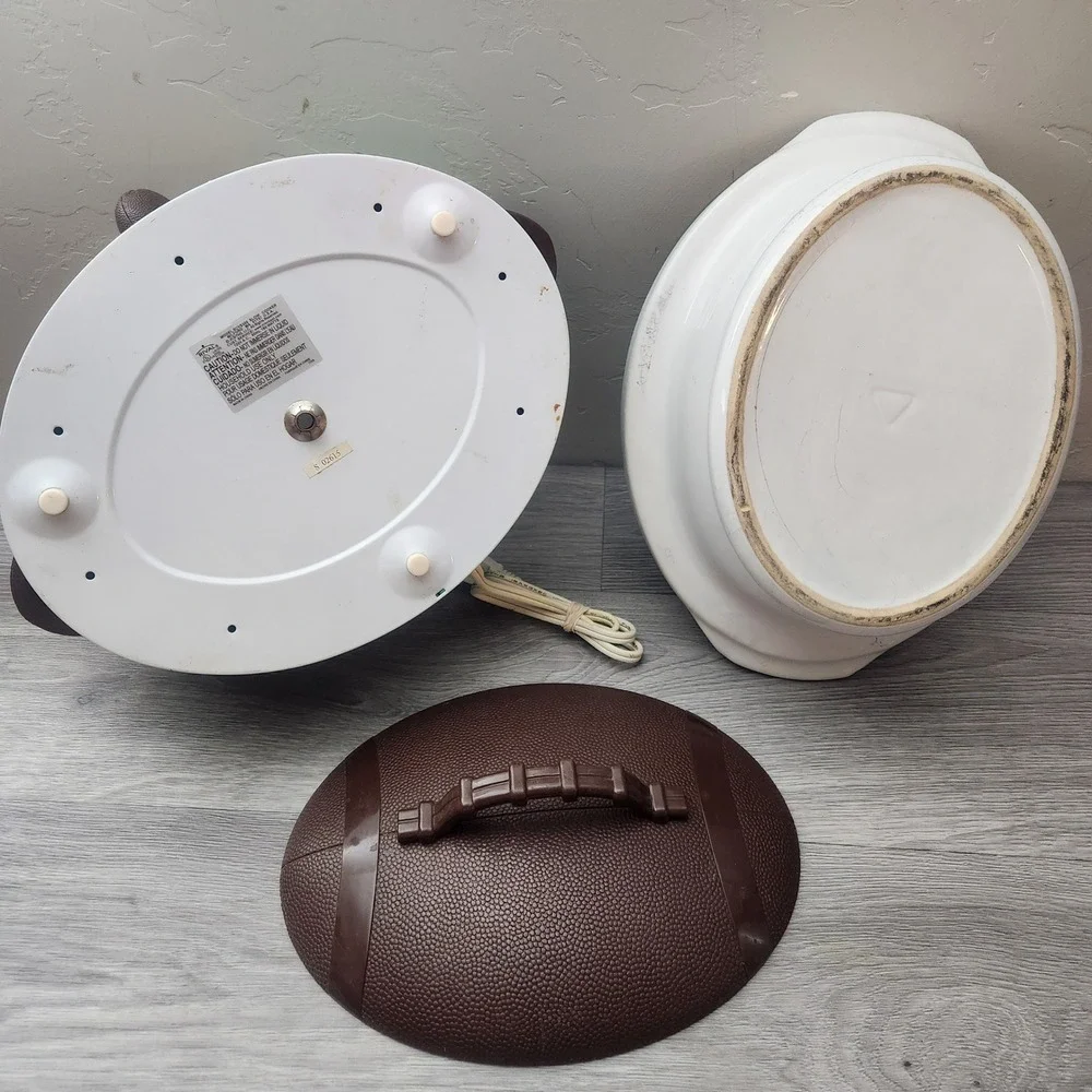 Vintage Rival Crock-Pot Slow Cooker 5qt Football 50 Yard Line Sports Game Day